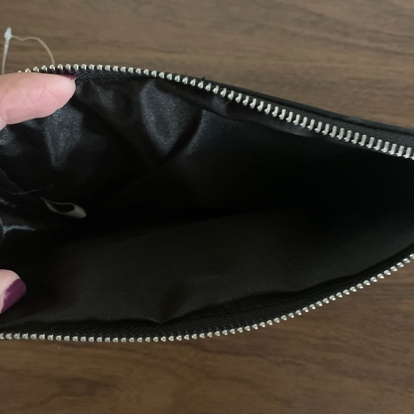 Victoria’s Secret make-up bag - Picture 6 of 8